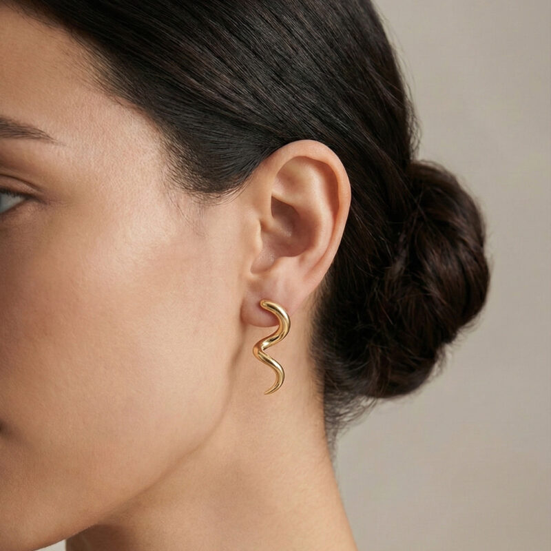 Brinco Torcido Banhado em Ouro 18k