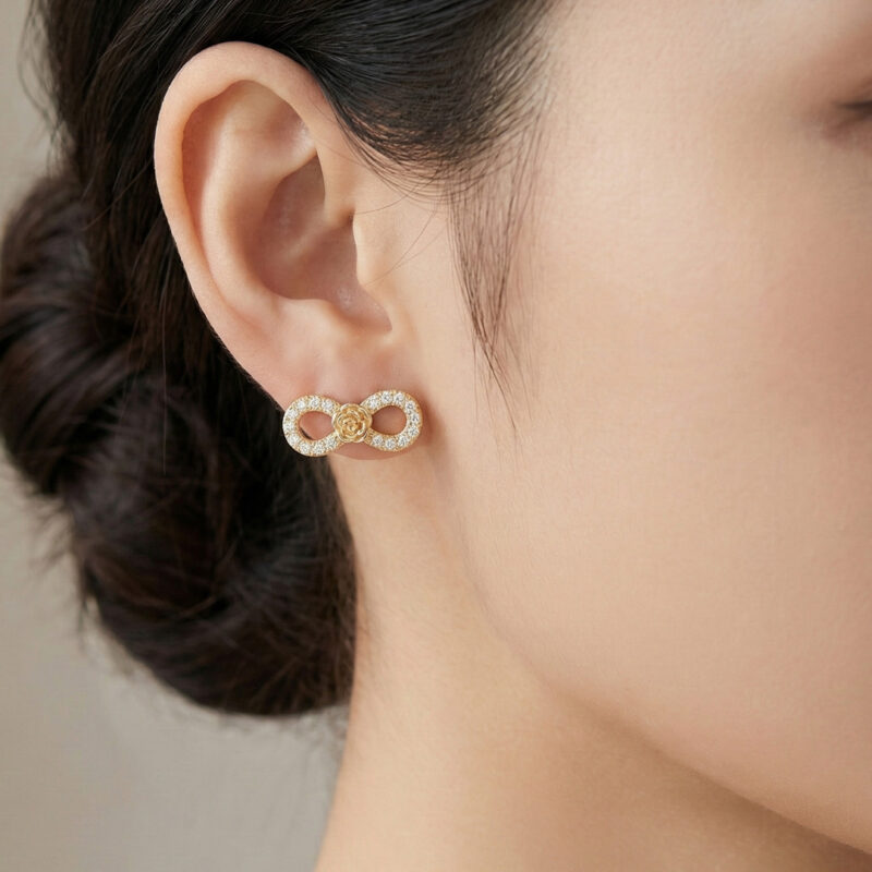 Brinco Laço/Flor Cravejado Banhado em Ouro 18k