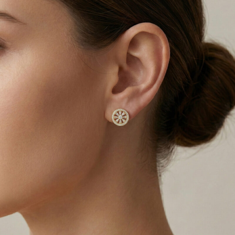 Brinco Redondo Trabalhado Cravejado Banhado em ouro 18k