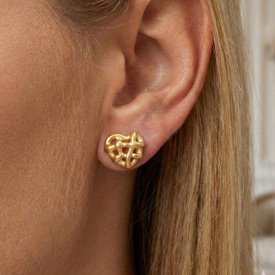 Brinco Coração Trabalhada em Aço