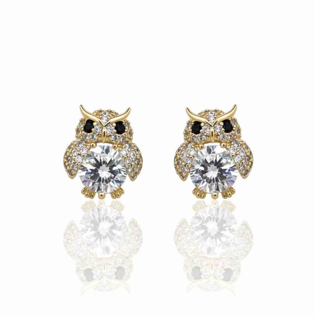 Brinco Coruja Cravejado Banhado em Ouro 18k
