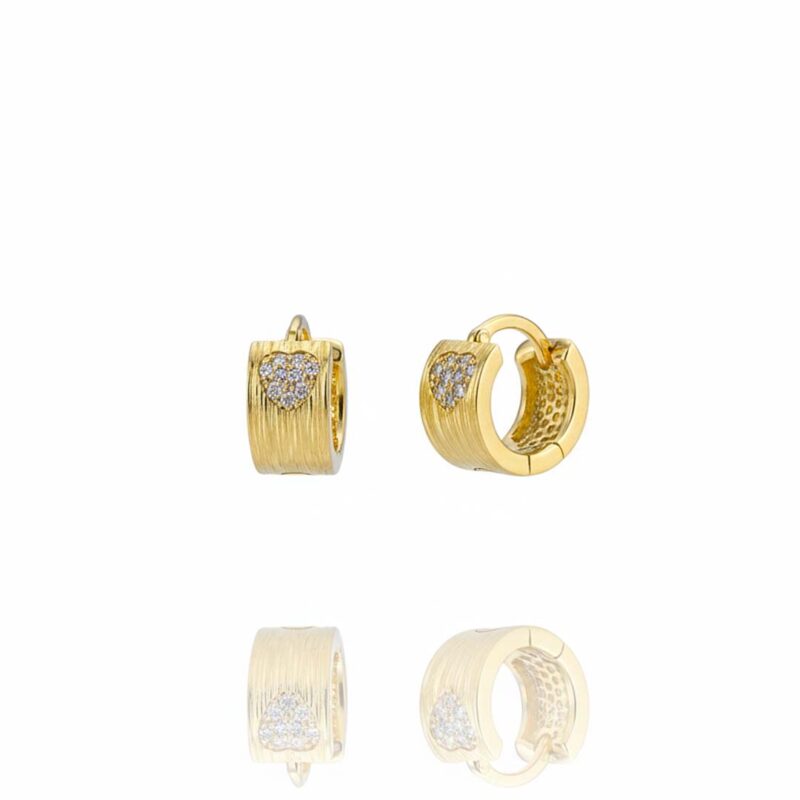 Brinco Argolinha Meio Coração Cravejado Bnahdo em Ouro 18k