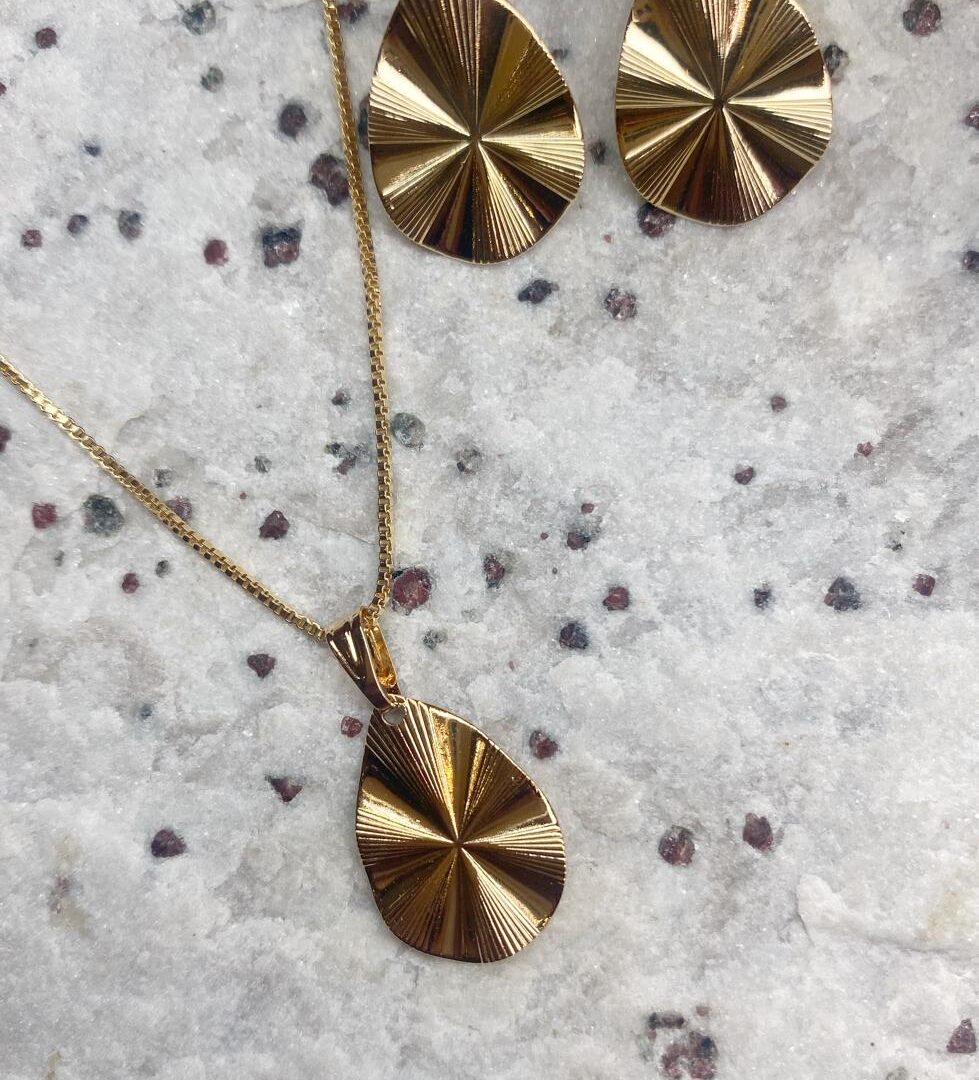 Conjunto Gota Minimalista Banhado em Ouro 18k