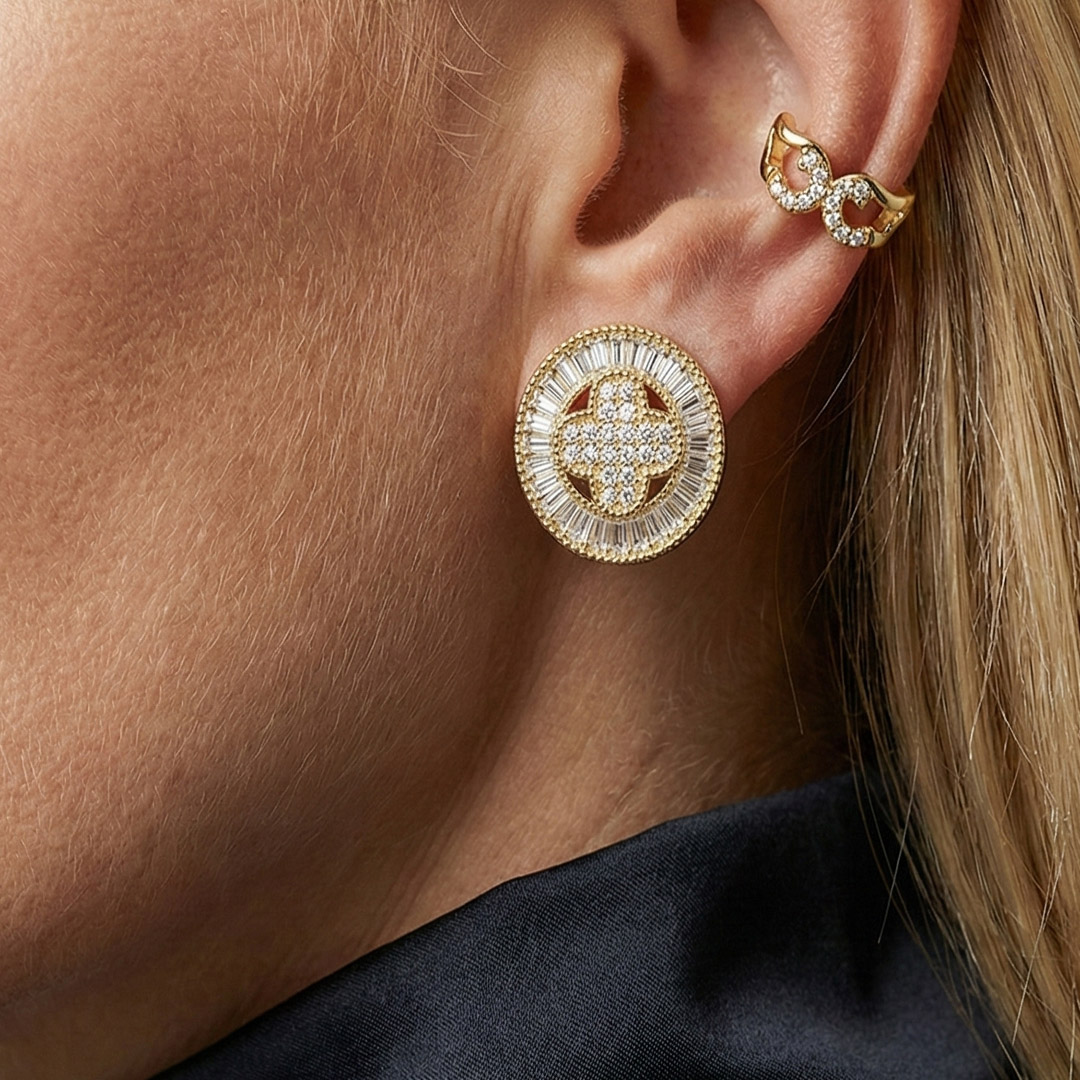 Piercing Máscara Cravejado Banhado em Ouro 18K