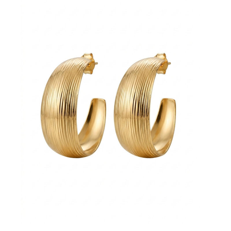 Brinco Argola G Riscada Banhado em Ouro 18k