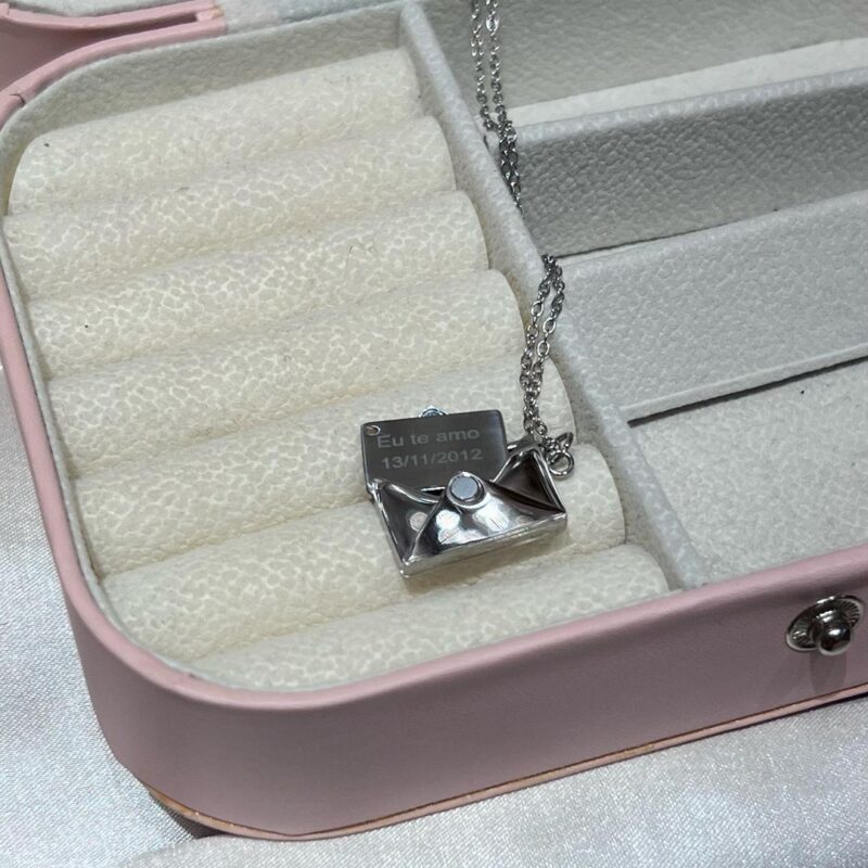 Colar Personalizado Carta em Aço Inoxidavel