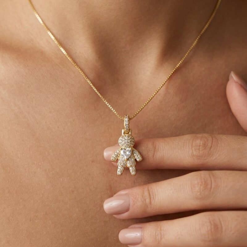 Pingente Menino Cravejado Banhado em Ouro 18k