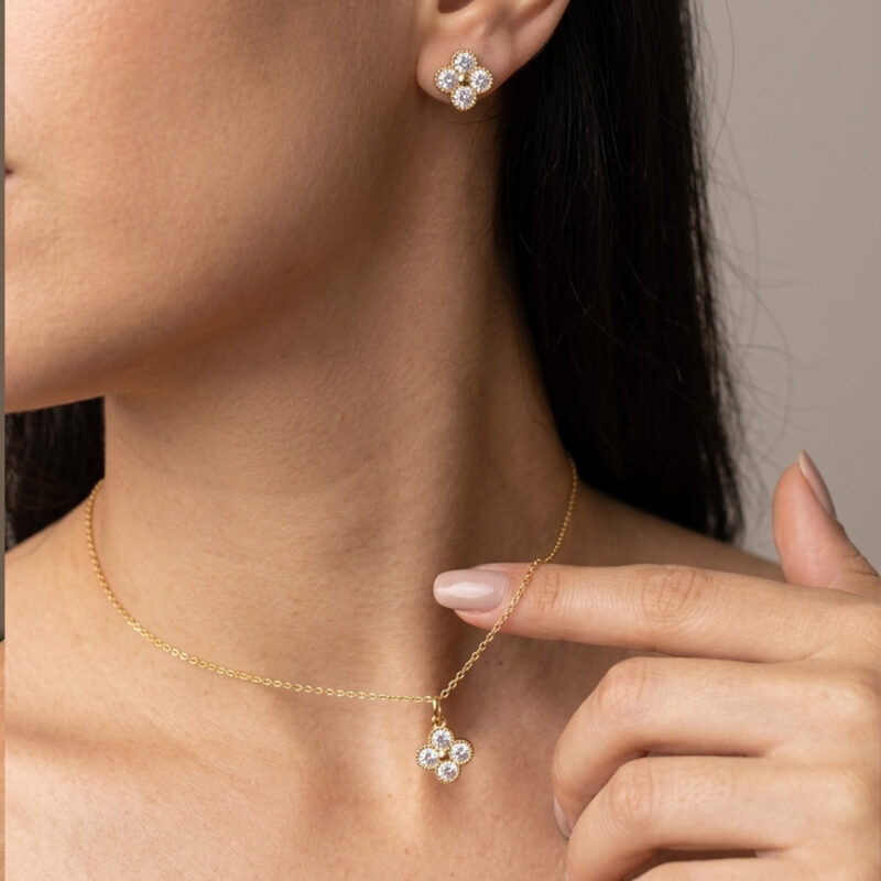 Conjunto Trevo Cravejado Banhado em Ouro 18k