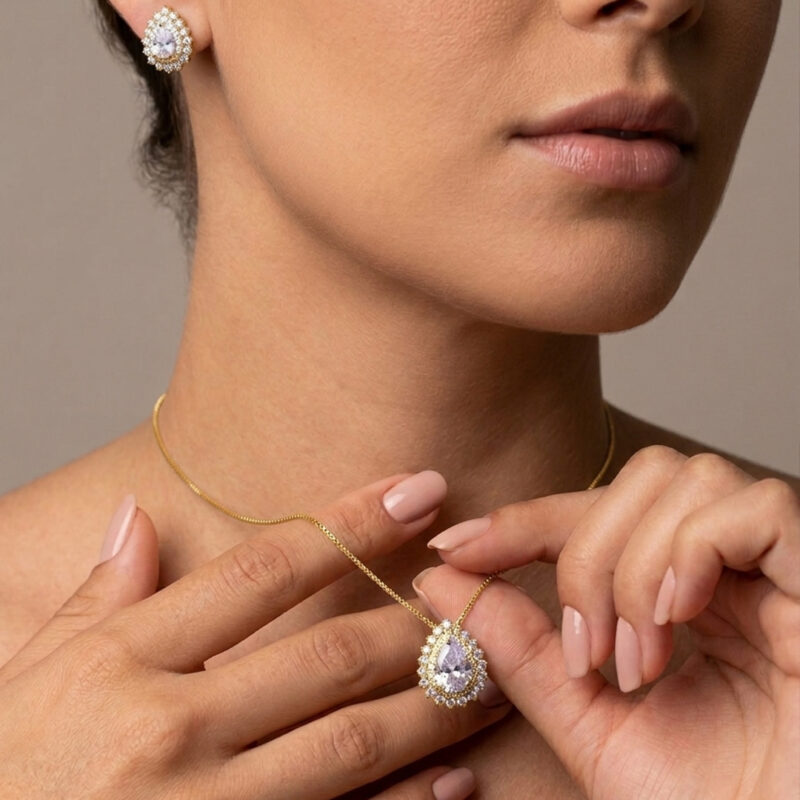 Conjunto Gota Trabalhado Cravejado Banhado em Ouro 18k