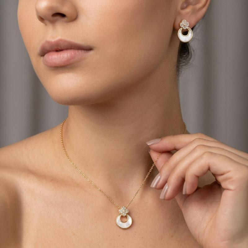 Conjunto Mandala Trevinho Cravejdo Banhado em Ouro 18k