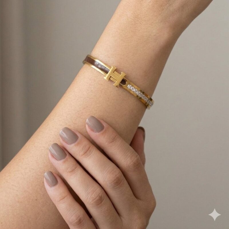 Bracelete H Cravejado em Aço