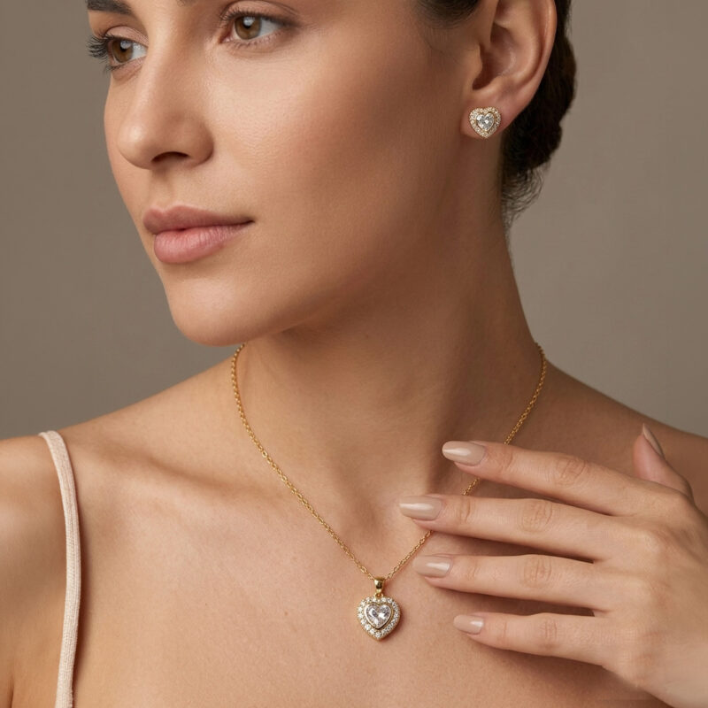 Conjunto Coração Minimalista  Cravejado Banhado em Ouro 18k