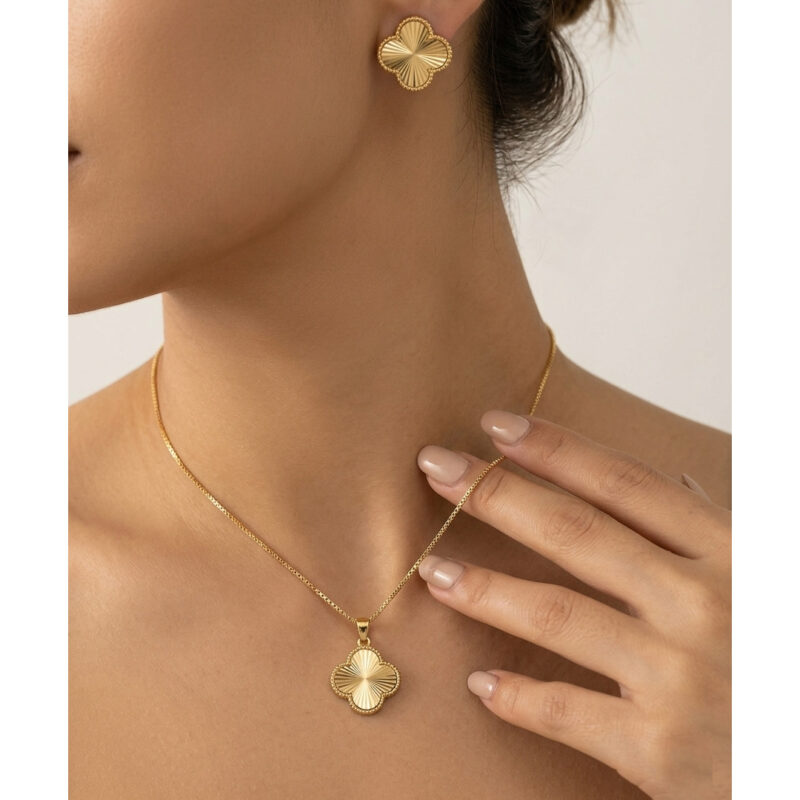 Conjunto Trevo Banhado em Ouro 18k