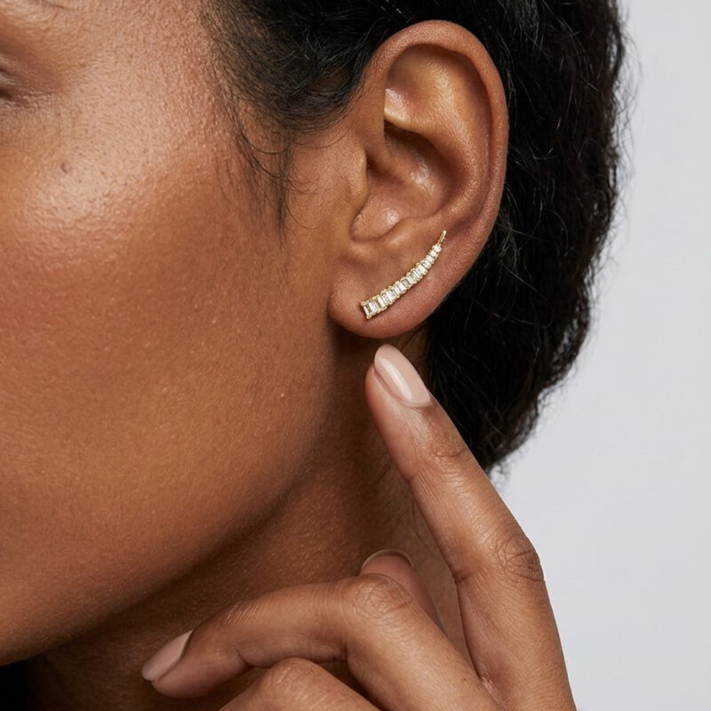 Brinco Earcuff Cravejado Banhado em Ouro 18K