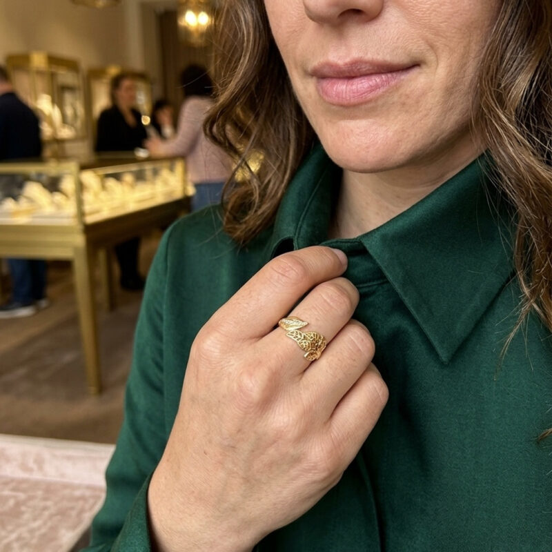Anel Regulavel Folhas Cravejado Banhado em Ouro 18k