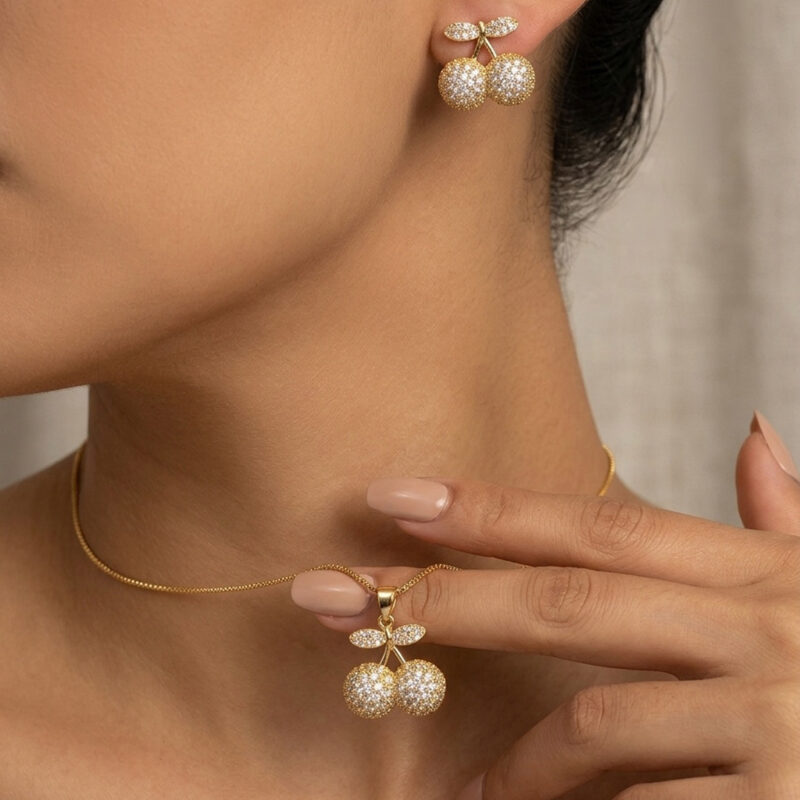 Conjunto Cereja Cravejado Banhado em Ouro 18k