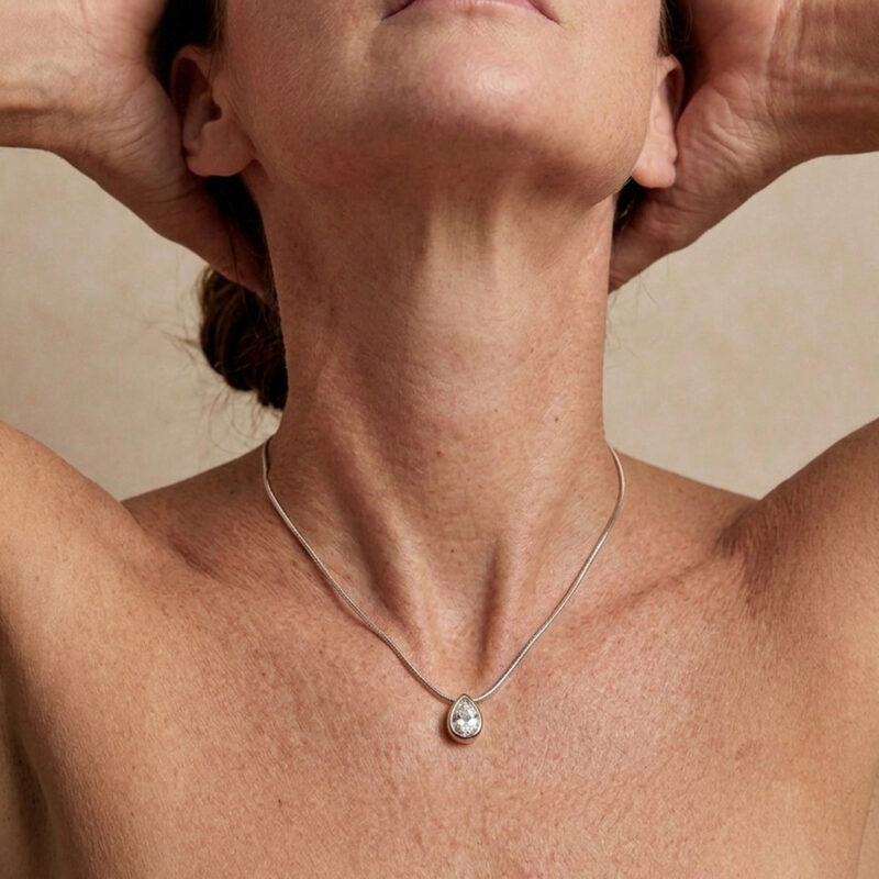 Choker(35 cm + 5 cm)Gota Cravejado em Aço