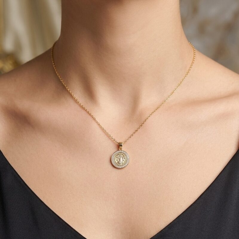 Colar mandala São Bento cravejado banhado ouro 18k premium atacado
