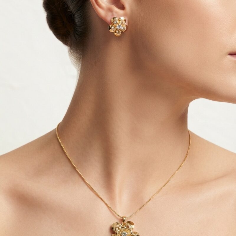 Conjunto flor trabalhada cravejado banhado ouro 18k premium atacado