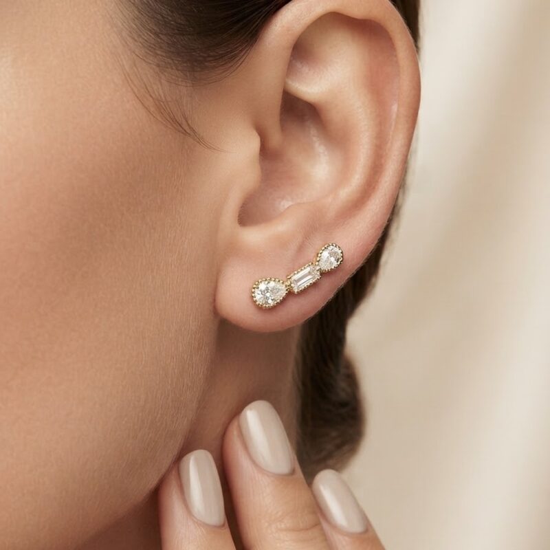 Brinco Earcuff Cravejado Banhado em Ouro 18K