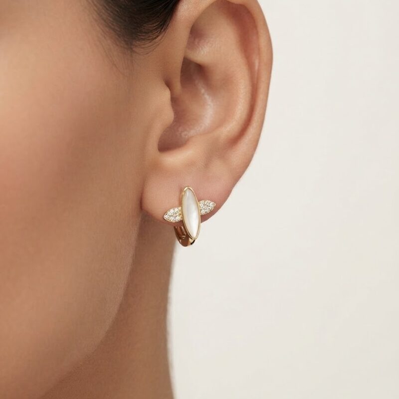 Brinco argola X cravejado banhado em ouro 18k