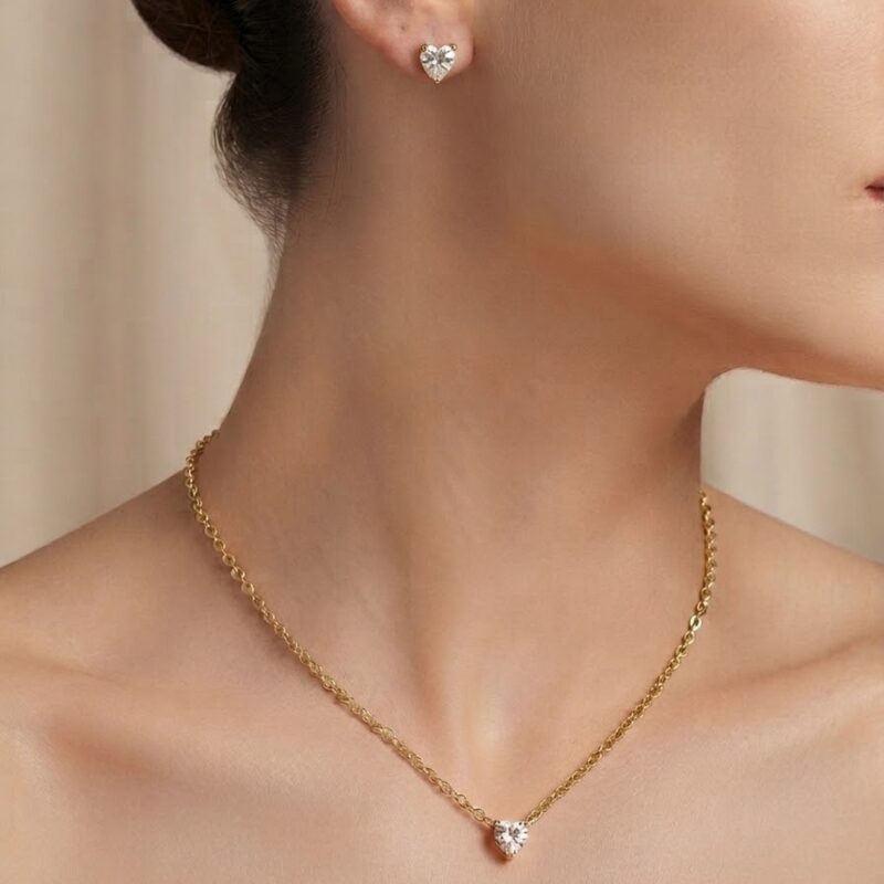 Conjunto coração cravejado banhado ouro 18k com colar e brinco premium