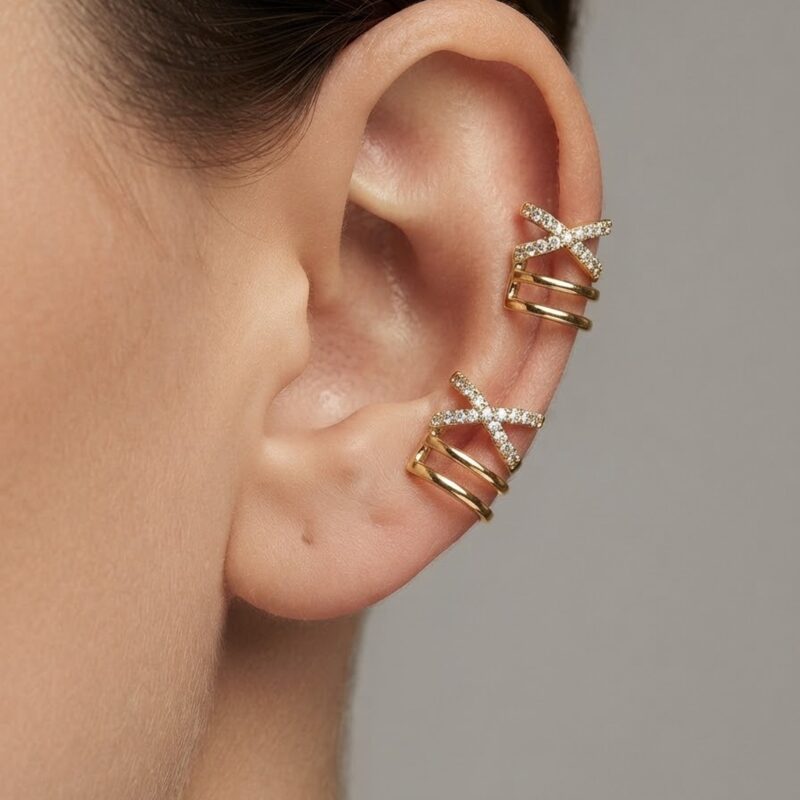 Piercing triplo cravejado banhado em ouro 18k