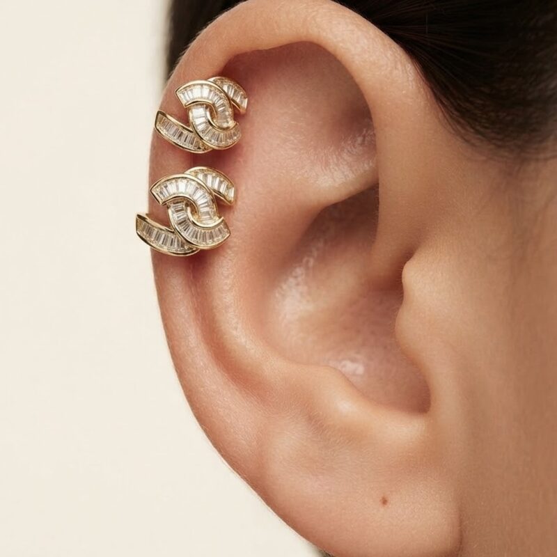 Piercing X minimalista cravejado banhado em ouro 18k premium