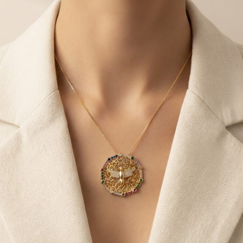 Colar mandala espírito santo banhado ouro 18k com pontinhos cravejados