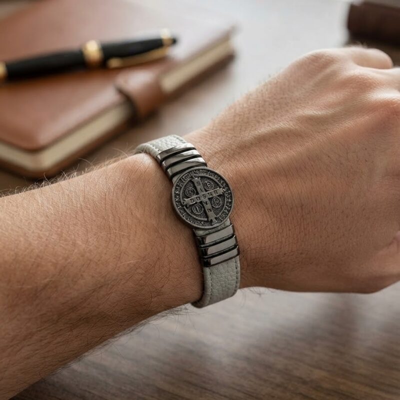 Pulseira courino São Bento em aço premium